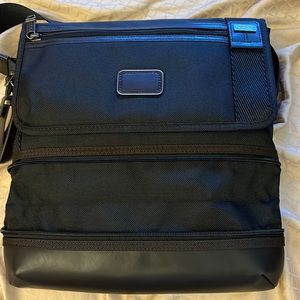 Tumi Luxury Service Crossbody Expandable